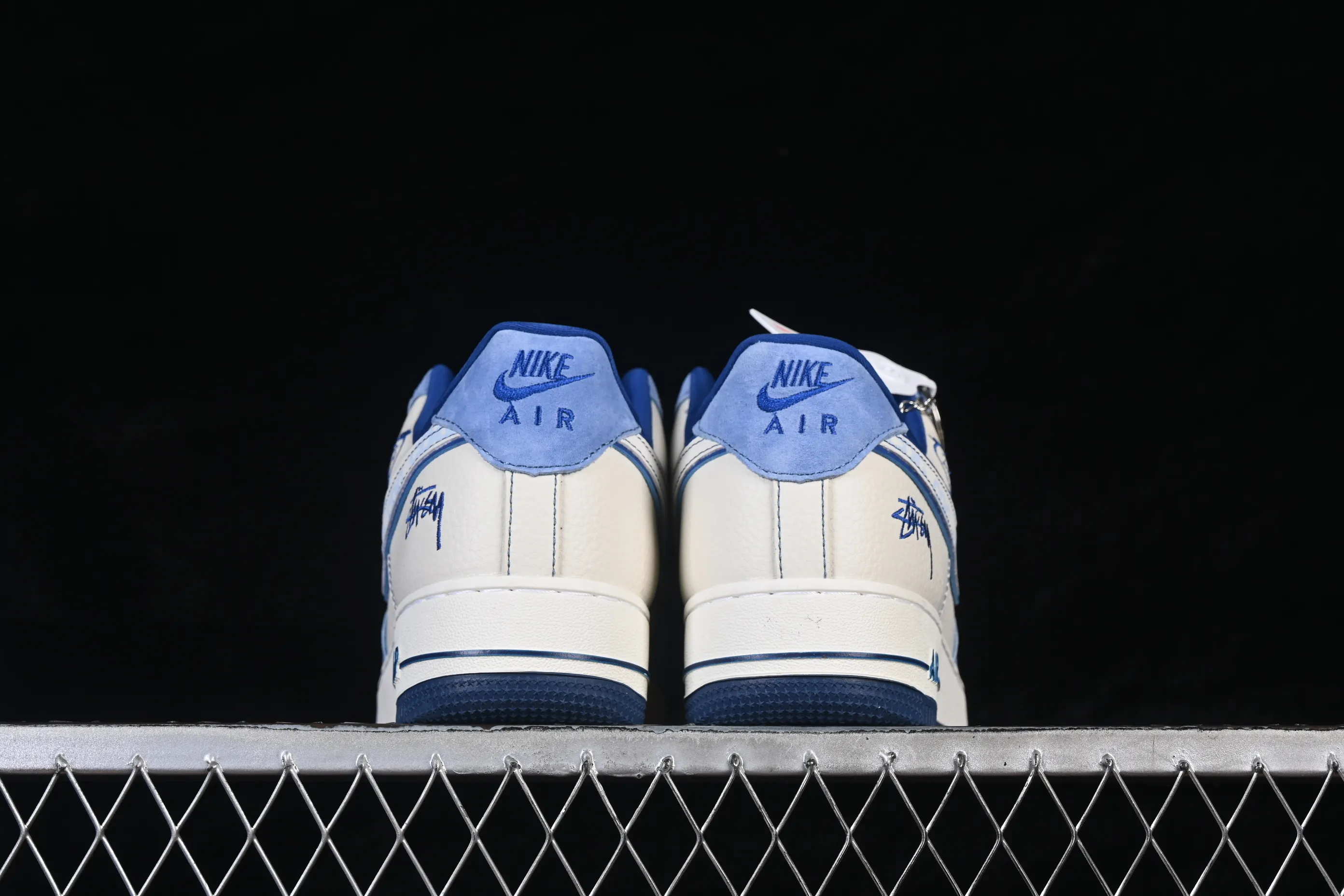 All categories Nk Air Force 1 Air Force series Nk Air Force 1 Low Air Force low-top Nike Air Force 1'07 Low joint model blue and white style Air Force 1 low-top casual sneakers SY1388-020